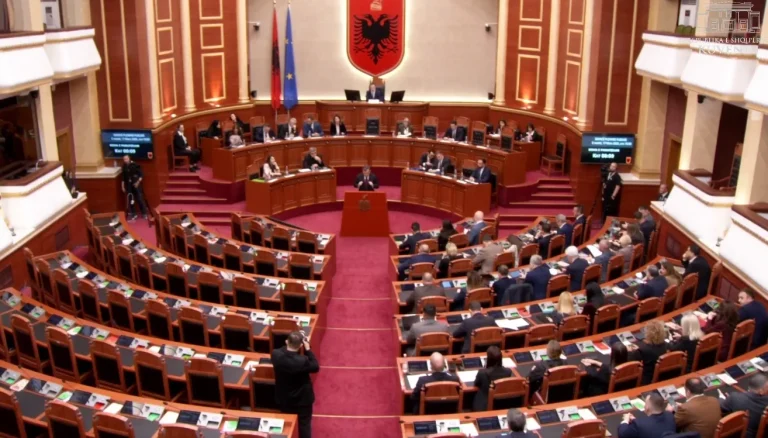 Me 79 vota pro, Kuvendi i Shqipërisë shpall Iranin shtet sponsor të terrorizmit
