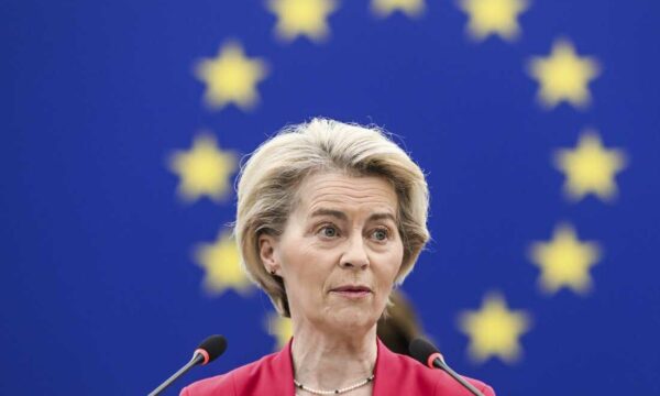 BE-ja thërret takim për Iranin, Von der Leyen: Zgjidhja e vetme është diplomacia