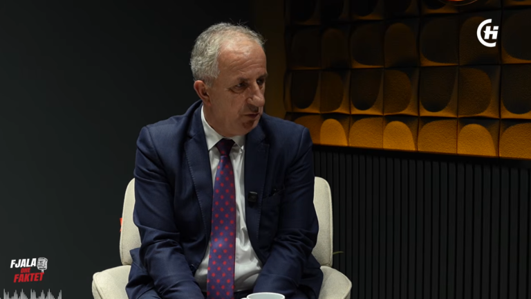 “Si ka mundësi të kritikohem?”, Muharremaj: Për 7 vite u ndërtuan 10 salla sportive, e gjetëm një çerdhe tani kemi 9