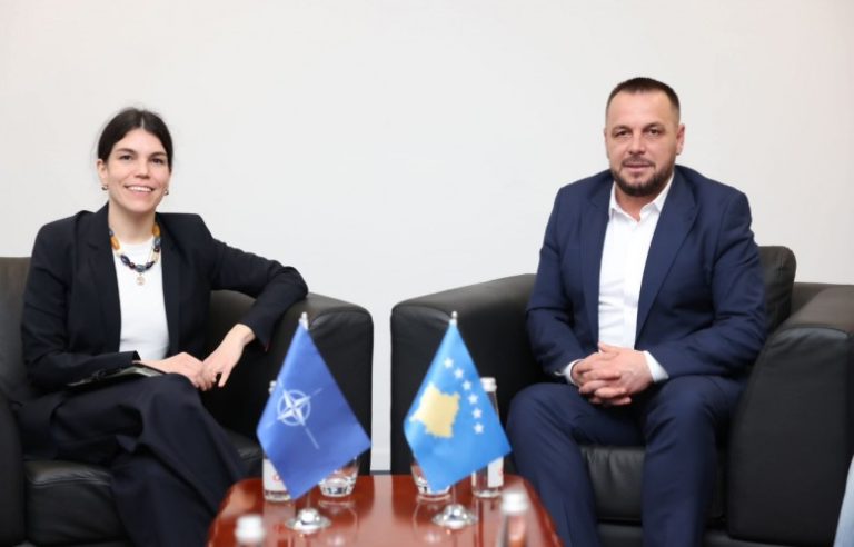 Maqedonci pret zyrtaren e NATO-s: Objektiv i Republikës së Kosovës mbetet anëtarësimi në Alenacë