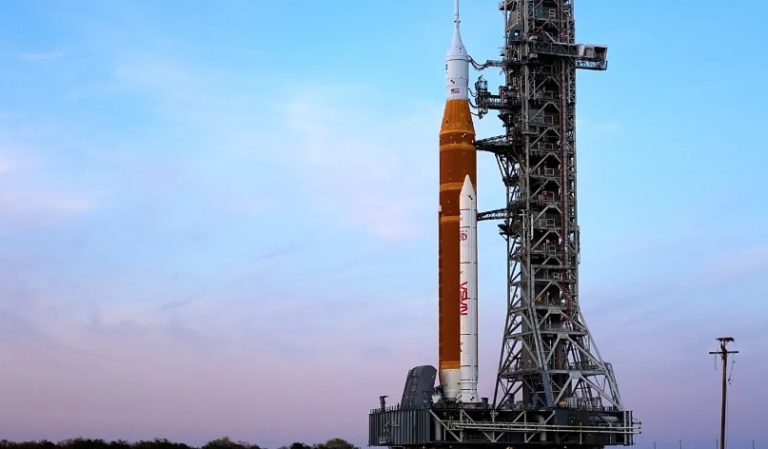 NASA jep dritën jeshile për misionin ‘Artemis II’ drejt Hënës më 1 prill