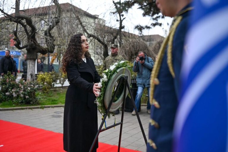 Osmani bën homazhe për ushtarët e rënë të NATO-s: Mirënjohje e përhershme