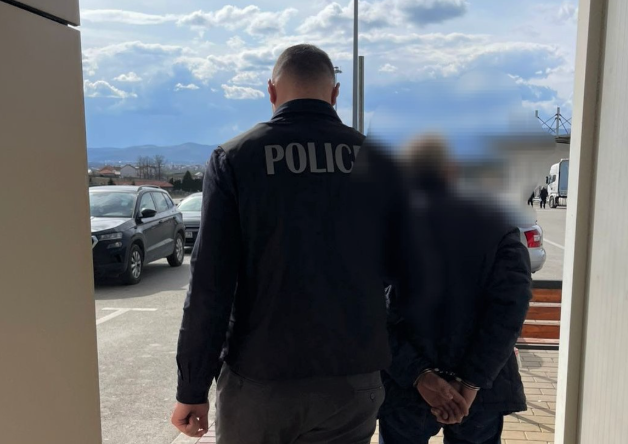 Arrestohet një i dyshuar për krime lufte