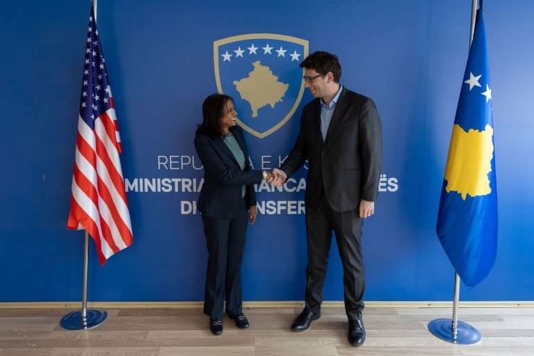 Prattipati dhe Murati diskutojnë zgjerimin e investimeve amerikane dhe projektet strategjike në Kosovë