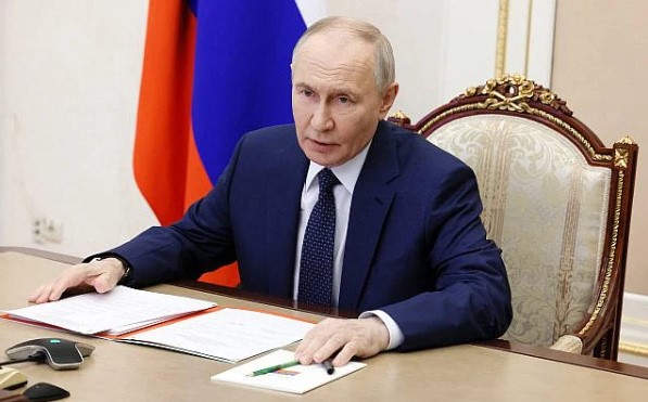 Rusia ofron ndërmjetësim në luftën me Iranin, Kremlini: Propozimet për Teheranin janë ende mbi tryezë
