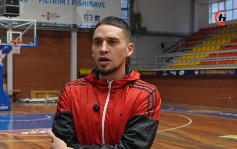 Bamforth: Po e shijoj çdo ditë duke luajtur për Golden Eagle Ylli