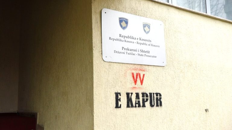 PSD me aksion simbolik, Molliqaj akuzon VV për kapje të Prokurorisë së Shtetit