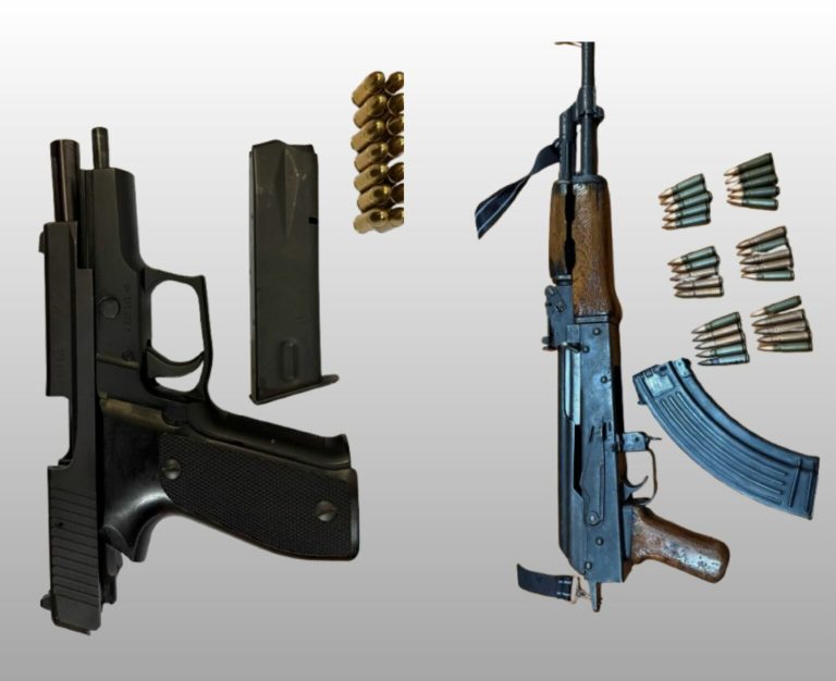 Dy të dyshuar në Gjakovë kapen me armë ilegale gjatë patrullimit policor