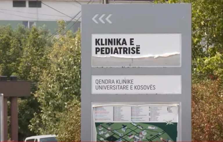 Pesëvjeçari nga Lipjani lirohet nga QKUK, merret nga QPS në Gjakovë