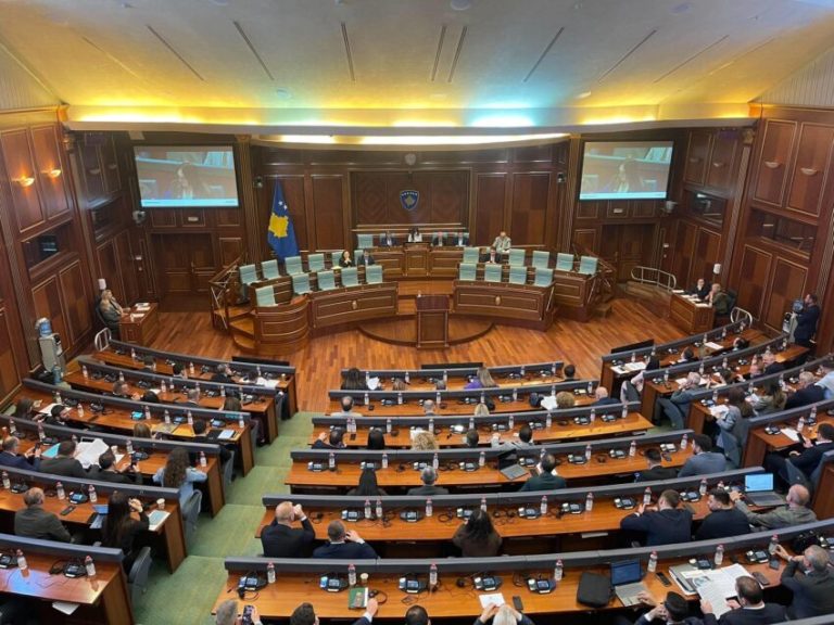 Deputetët miratojnë në lexim të parë projektligjin për energjinë