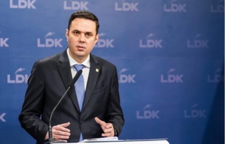 Abdixhiku, Kurtit: Mund ta propozojmë Vjosa Osmanin nëse na i garantoni 66 vota për të