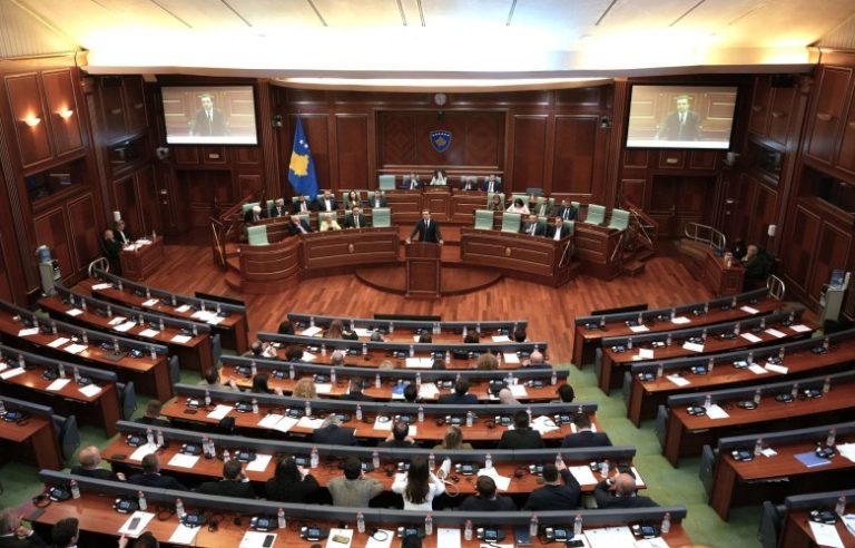 Dita e fundit për fatin e presidentit, Kuvendi vazhdon seancën sot nga ora 10:00