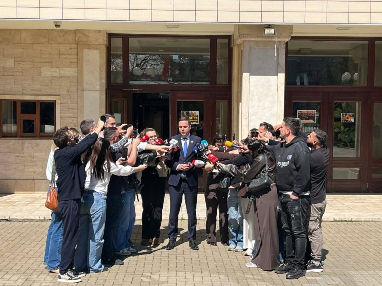 Abdixhiku pas takimit me Kurtin: Po bëjmë përpjekje të gjejmë zgjidhje