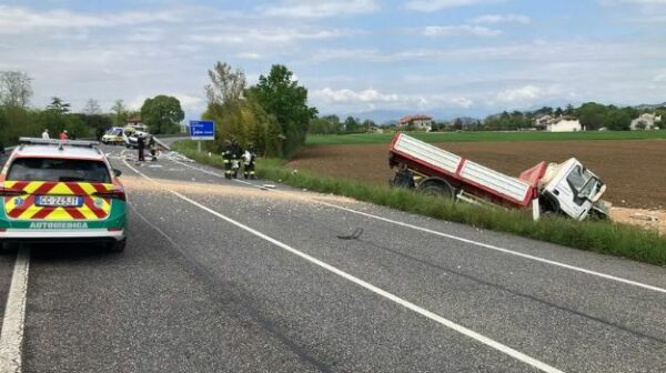 Aksident i rëndë në Itali: Humb jetën një person, shoferi shqiptar në gjendje kritike në spital