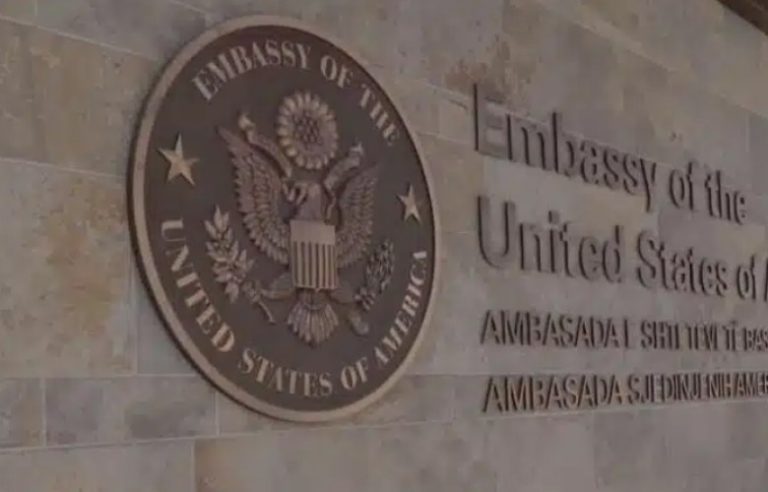 Ambasada e SHBA-së kujton 18-vjetorin e misionit në Kosovë