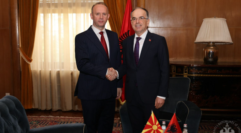 Begaj pret kryeparlamentarin e RMV: Studentëve t’u lejohet e drejta për dhënien e provimit në gjuhën shqipe