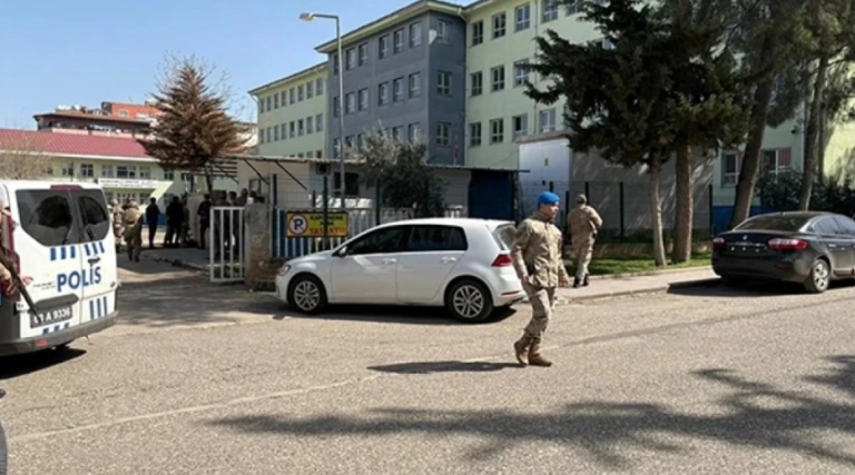 Sulm me armë në një shkollë në Turqi, të paktën 16 të plagosur