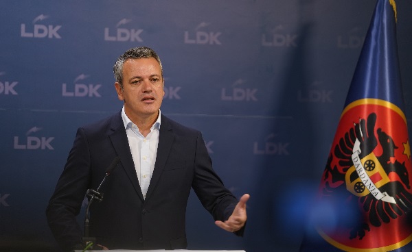 “Hendeku mes LDK-së dhe votuesit nuk është rastësi”, Arben Gashi reagon pasi u la jashtë kryesisë së partisë