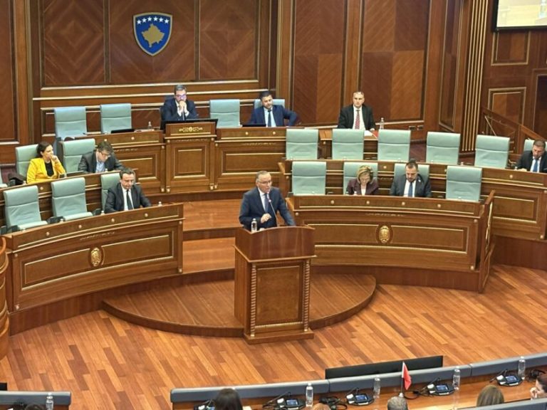 Hamza: Qytetarët po vuajnë nga çmimet e derivateve, qeveria nuk po merr masa efektive