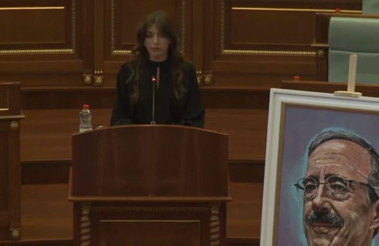 Haxhiu: Kur bota po hezitonte të vepronte, Engel ngriti zërin për Kosovën