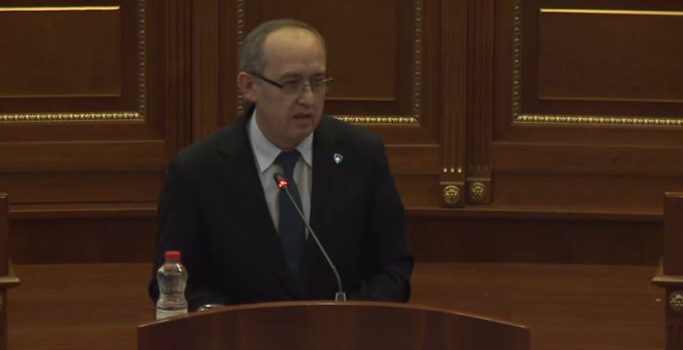 Hoti kërkon rezolutë për dialogun me Serbinë: Ka mungesë transparence dhe kthim prapa në proces