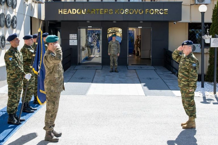 Ulutash pret në takim gjeneralin grek, KFOR riafirmon sigurinë në Kosovë