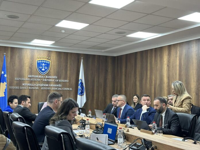 Në mungesë kuorumi dështon zgjedhja e kryesuesit të ri të KGJK-së