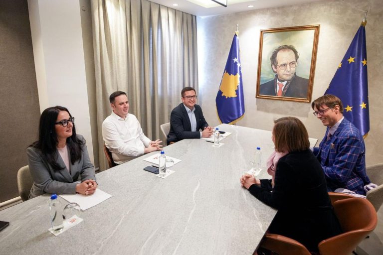 Abdixhiku pret në takim shefen e BE-së, theksohet nevoja urgjente për stabilitet institucional