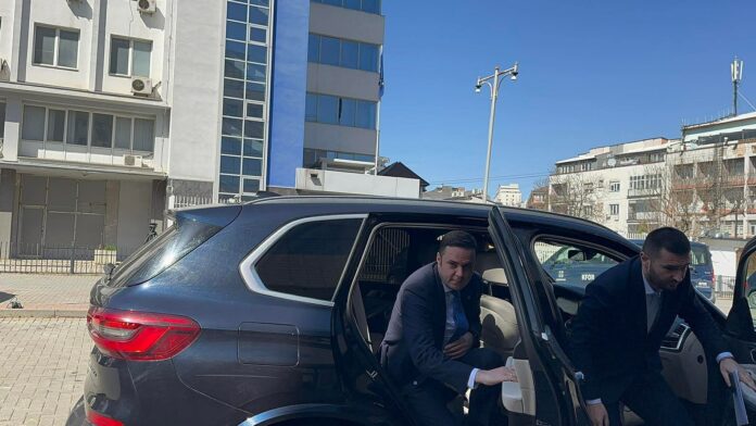 Abdixhiku arrin në Kuvend: Të shohim tash, pas takimit deklarohemi