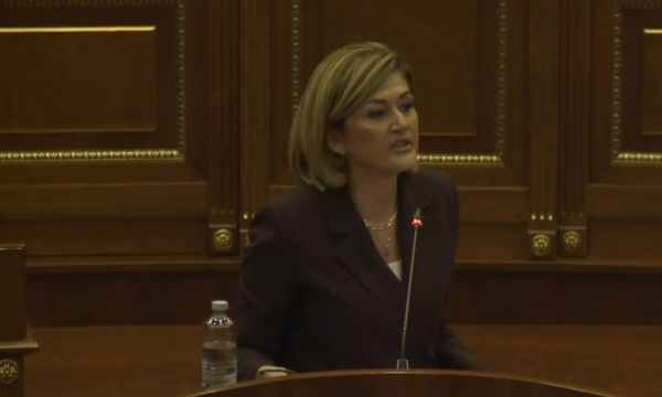 Kusari-Lila: Çmimi i naftës për sot është 1 euro e 83 centë, kudo që e shihni që është 2 euro, raportojeni