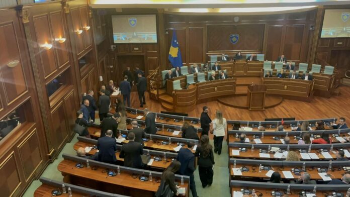 PDK lëshon sallën pasi VV s’pranoi që rezoluta të jetë pikë e parë e rendit të ditës