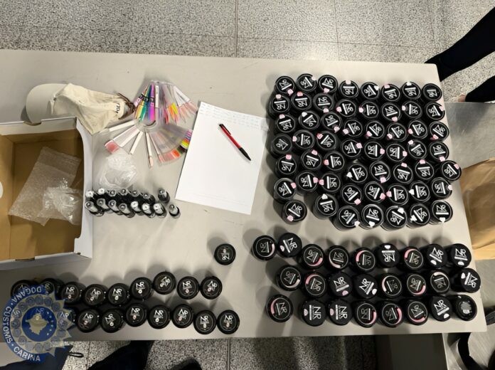Konfiskohen 100 produkte të padeklaruara në Aeroportin e Prishtinës