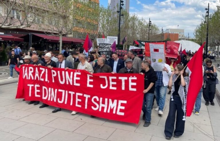 Protestë për të drejtat e punëtorëve më 1 Maj në Prishtinë