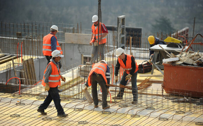 Inspektohen 110 vendpunishte, Azemi: Gjobat ndaj pronarëve janë të buta, duhet të ashpërsohen