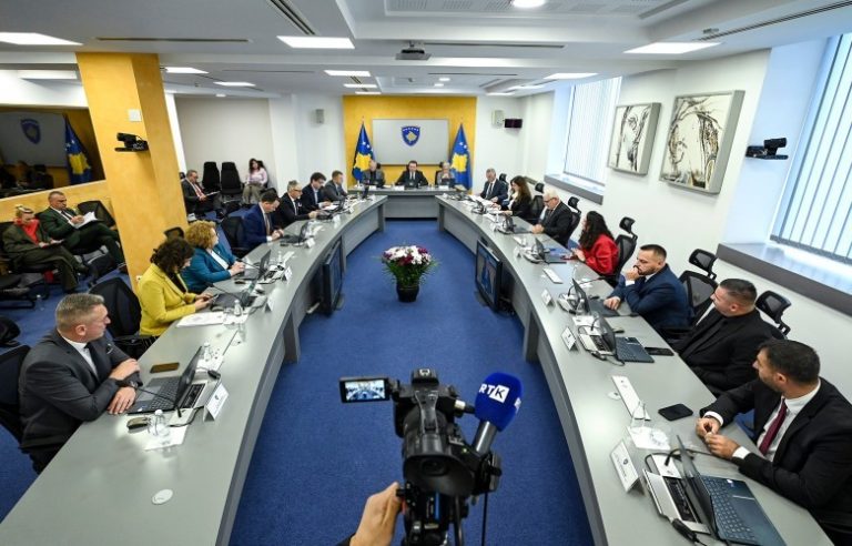 Qeveria mblidhet sot, në fokus masat e përkohshme për produktet bazë
