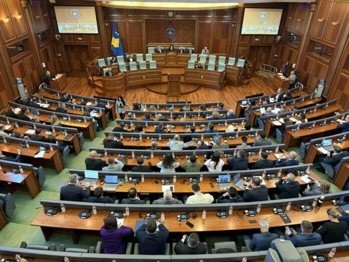 Pa votat e opozitës, miratohet Projektligji për çmimet tavan