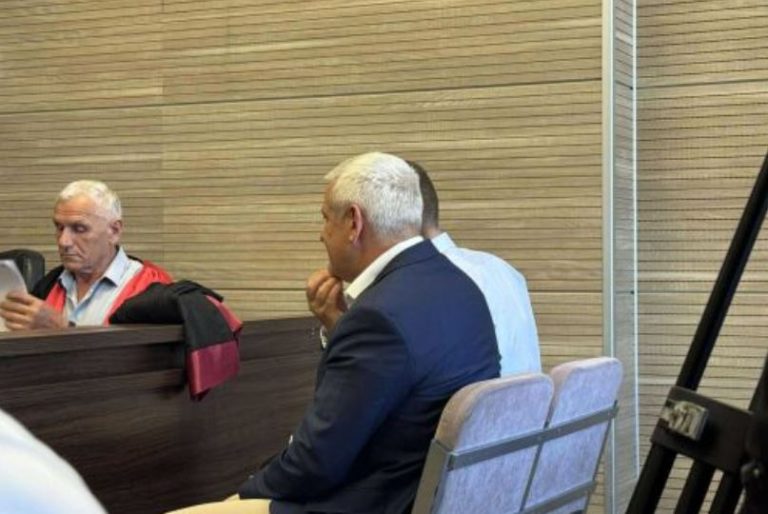 Sveçla s’ndihet fajtor për gazin lotsjellës: Ndër shkeljet më të rënda juridike, politike e historike është falja territorit