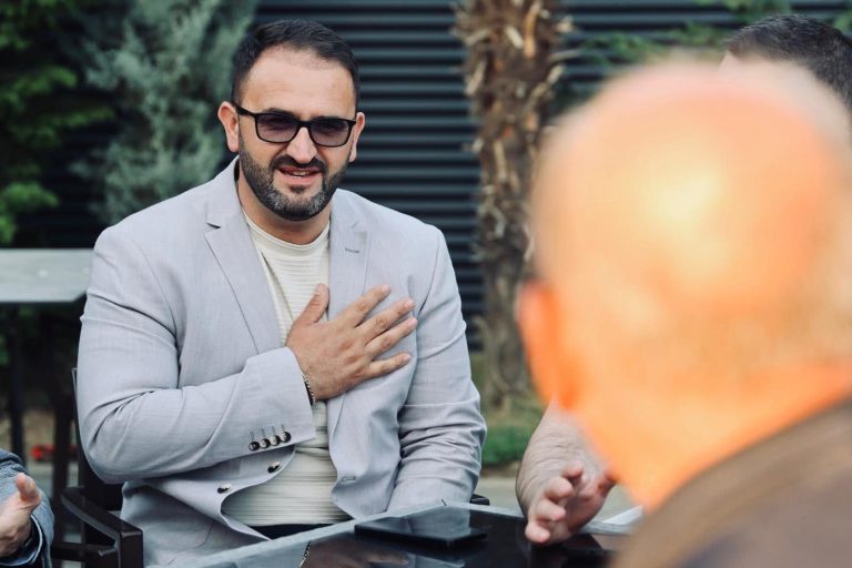 Selman Kolgeci uron Bajramin: Le të na afrojë më shumë me njëri-tjetrin, të forcojë dashurinë, solidaritetin dhe respektin mes nesh