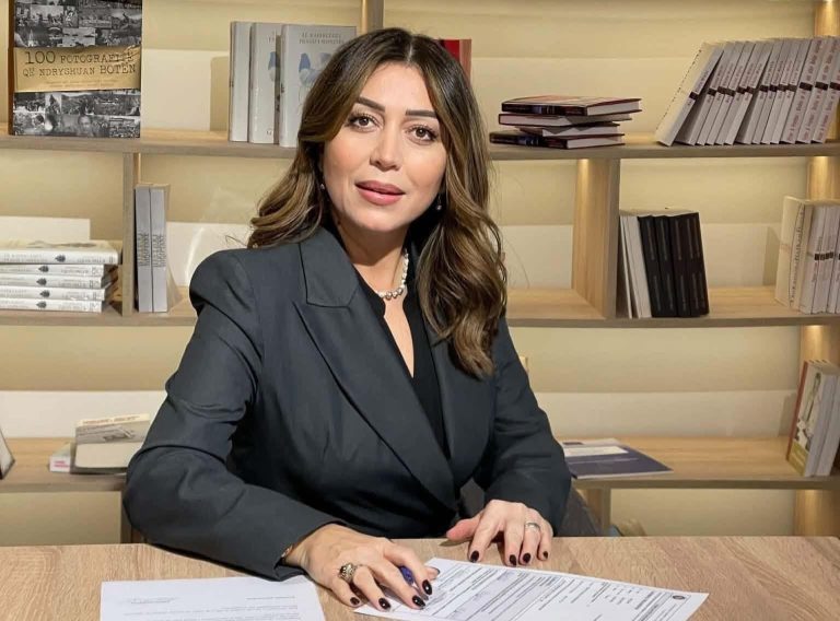 Adelina Thaçi uron Bajramin: Kjo festë na kujton vlerat më të bukura njerëzore, dashurinë, solidaritetin, respektin dhe afërsinë me njëri-tjetrin