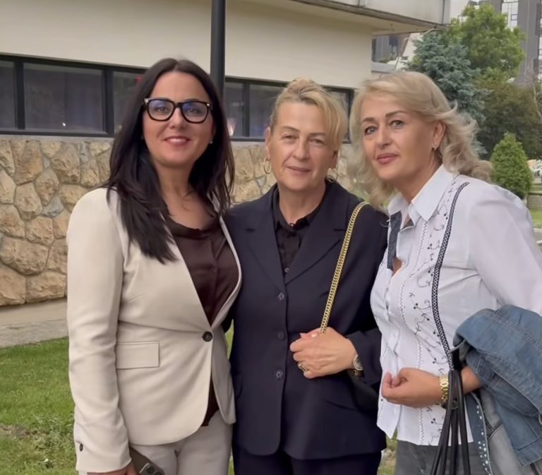 Jehona Lushaku-Sadriu vizitë në Gjakovë nga platforma “Hajde Folim”, ndan pamje me qytetarët