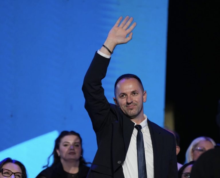 Besim Kodra prezantohet si kandidat për deputet në hapjen e fushatës zgjedhore të LDK-së
