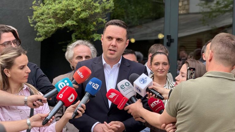 Abdixhiku: U dakorduam për garim të përbashkët me Vjosa Osmanin