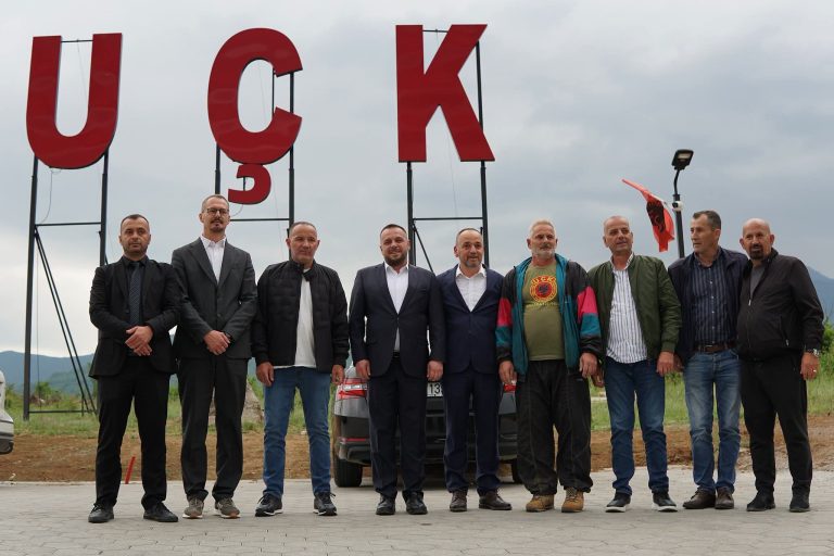 Arbër Rexhaj viziton veteranët e UÇK-së në Has: Respekt i veçantë për kontributin dhe vlerat që ata përfaqësojnë