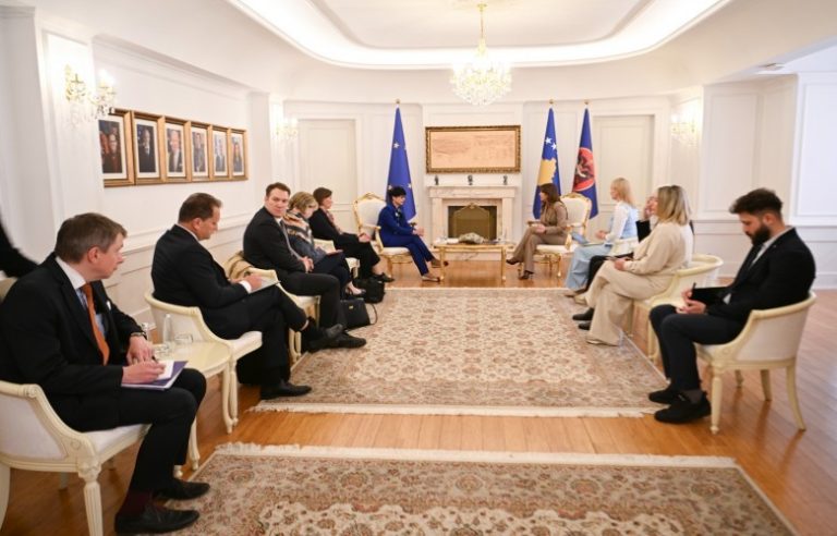 Haxhiu pret Komisioneren e BE-së: Kosova e përkushtuar ndaj rrugës evropiane