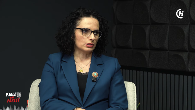 Sa është i pranishëm komunikimi i komunës së Suharekës me qytetarët? Tregon Arta Gashi