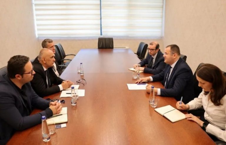 DHTIK dhe BQK diskutojnë për sfidat e bizneseve dhe zhvillimin ekonomik