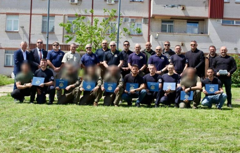Certifikohen 12 zyrtarë policorë për operim me dronë
