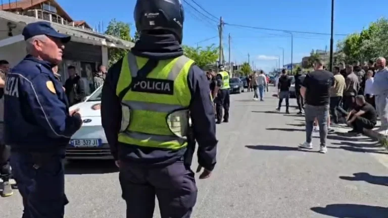 Aksidenti me dy viktima të mitur në Durrës, Policia e Shtetit pezullon 3 drejtues