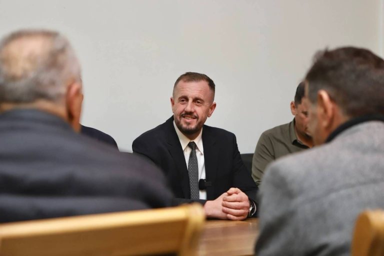 Gega: Leni filmat me Xhandarmëri, plotësoni kushtet bazike për policët e Kosovës