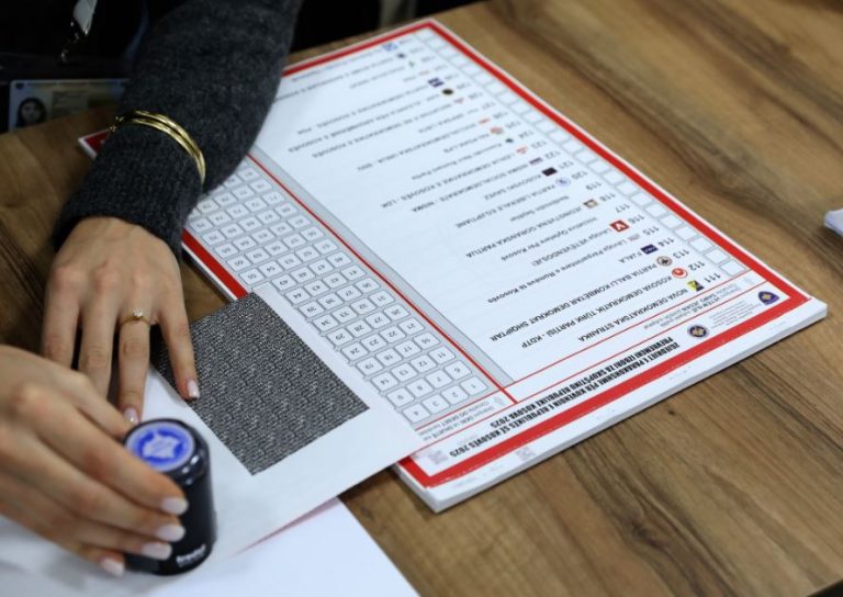 Elezi: KQZ do t’ua dërgojë fletëvotimet rreth 85 mijë votuesve të regjistruar për votim me postë